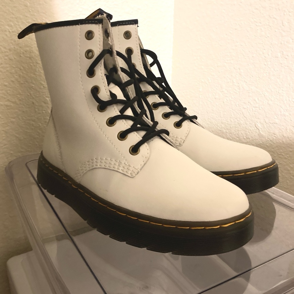 Dr. Martens 1460 Vintage Made in England 
Never Worn - NEW